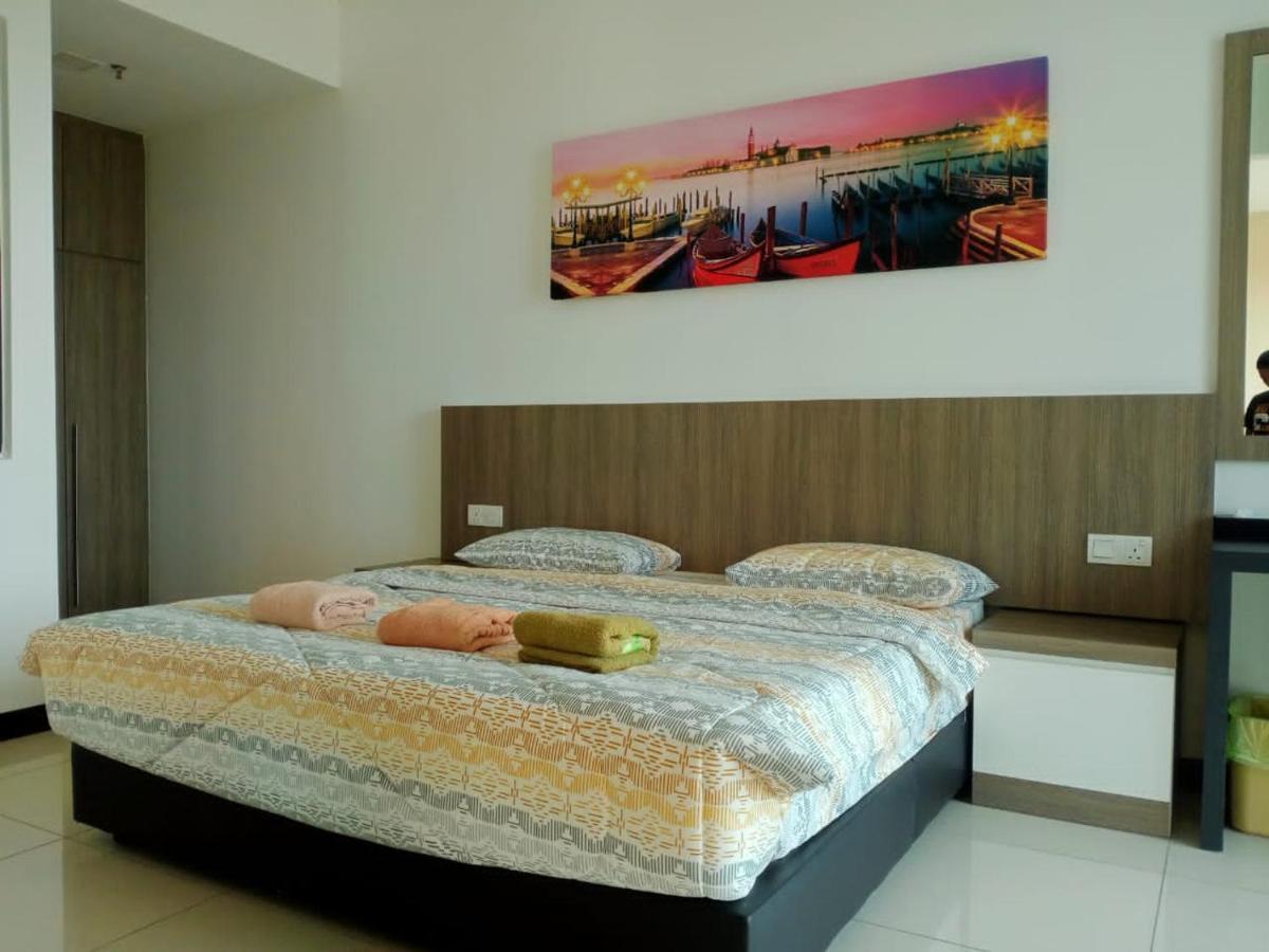 Private Condo Port Dickson Waterfront Exterior photo