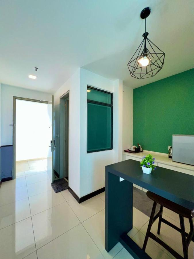 Private Condo Port Dickson Waterfront Exterior photo